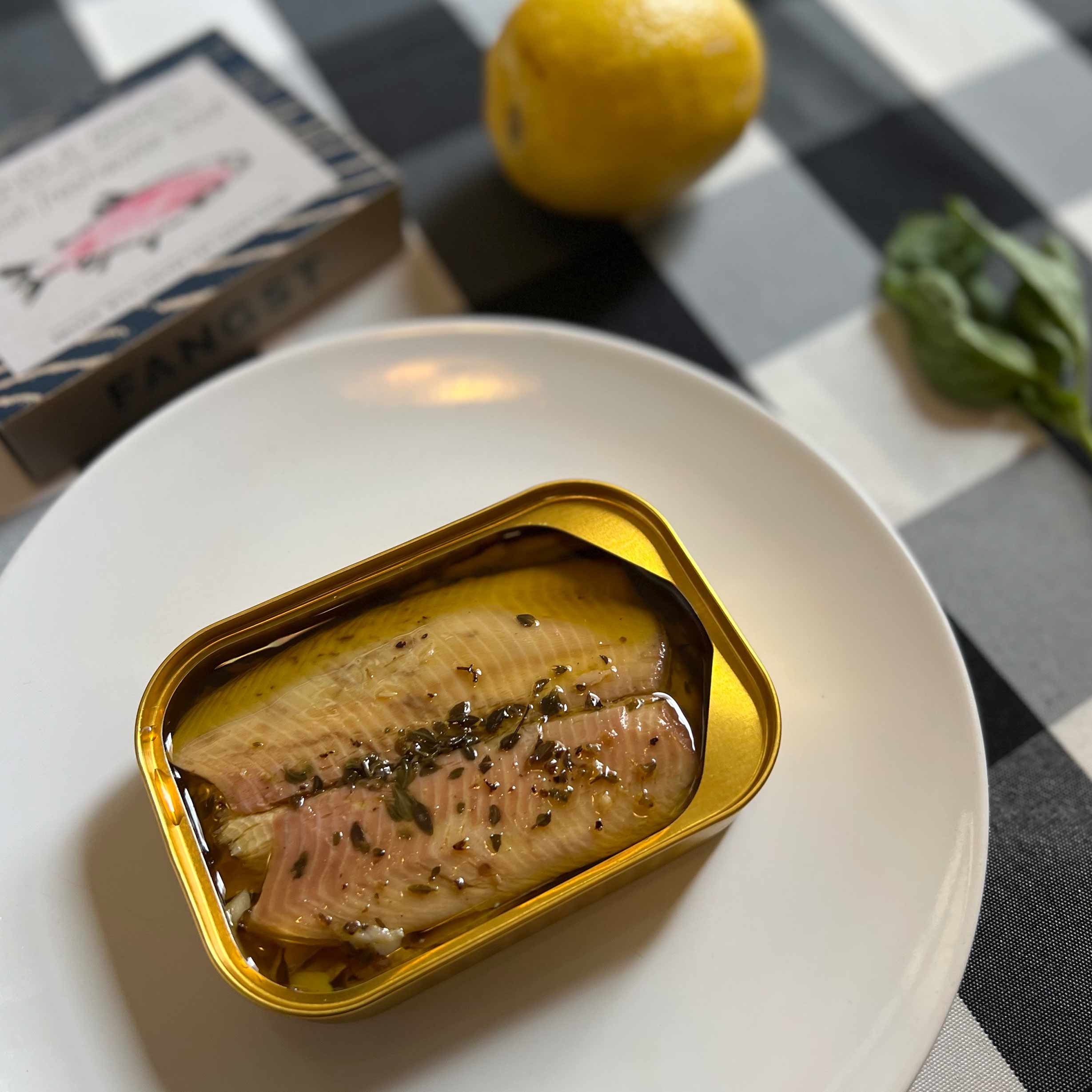 Fangst Ørred Freshwater Smoked Trout with Juniper and Lemon Thyme - Image 3